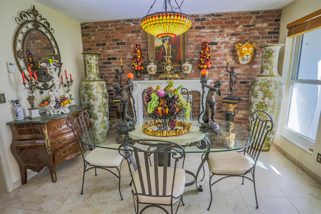 ALBERT LAKES GARDEN - Residential