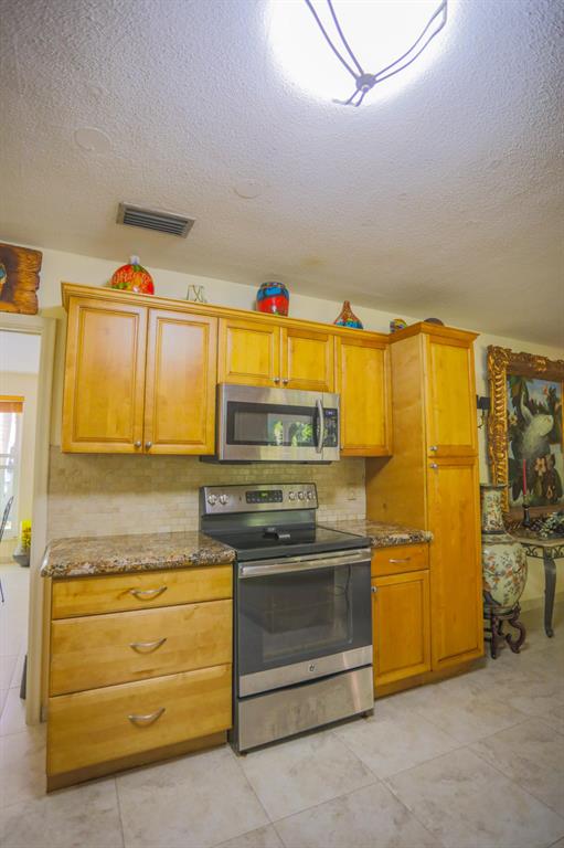 ALBERT LAKES GARDEN - Residential