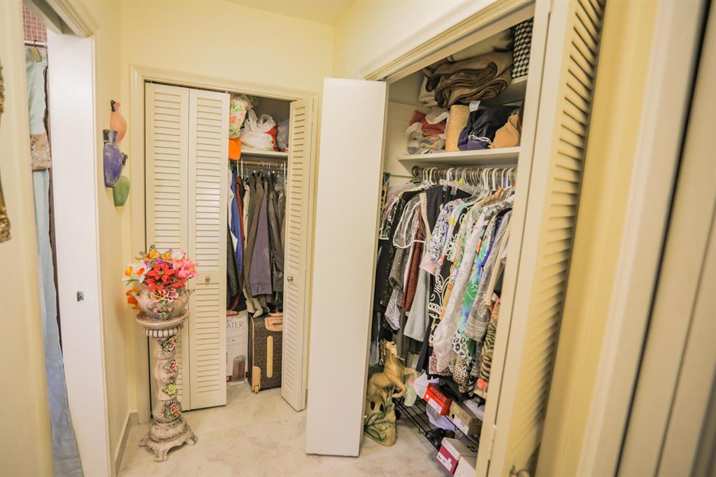 ALBERT LAKES GARDEN - Residential