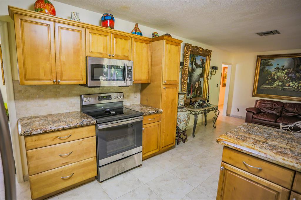 ALBERT LAKES GARDEN - Residential