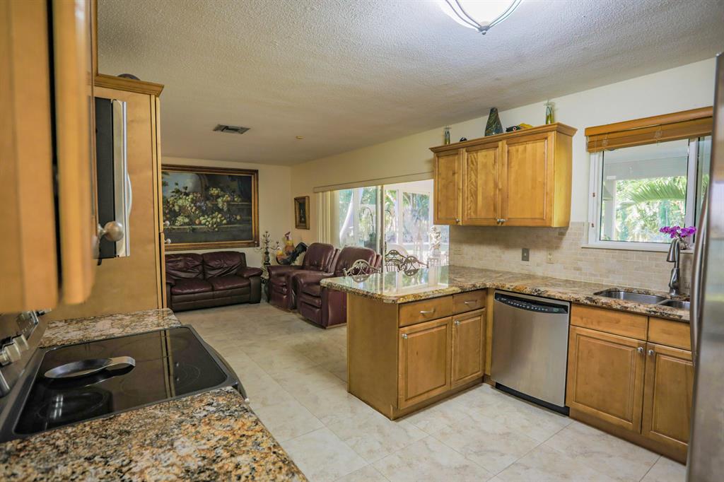 ALBERT LAKES GARDEN - Residential