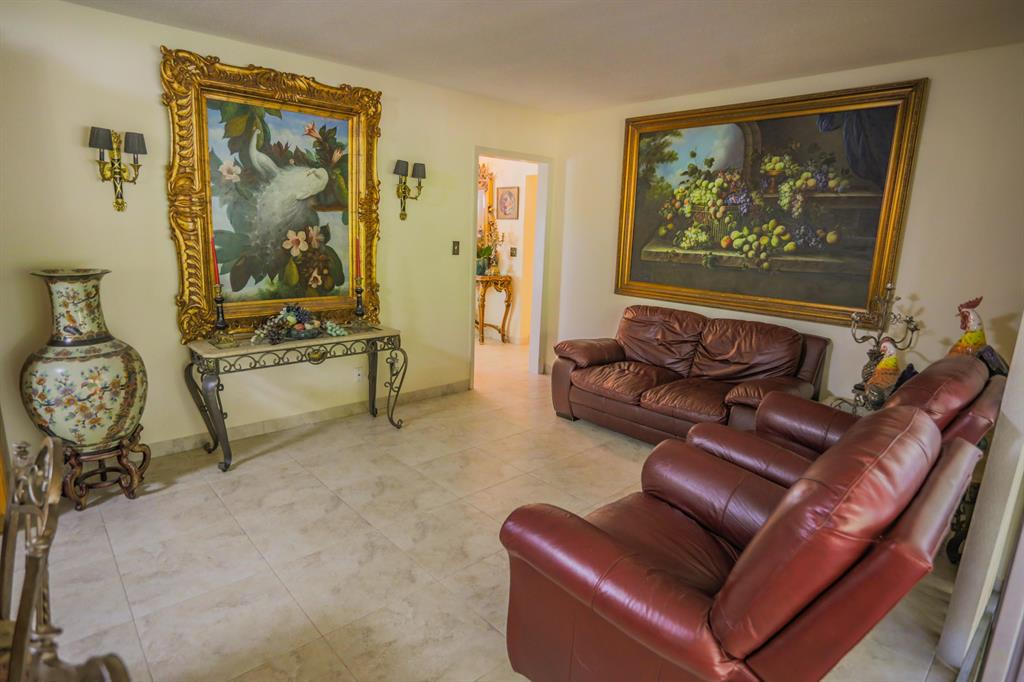 ALBERT LAKES GARDEN - Residential