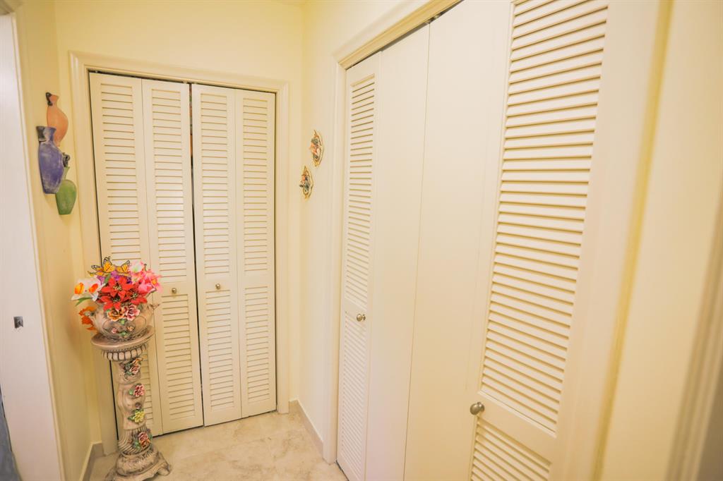 ALBERT LAKES GARDEN - Residential