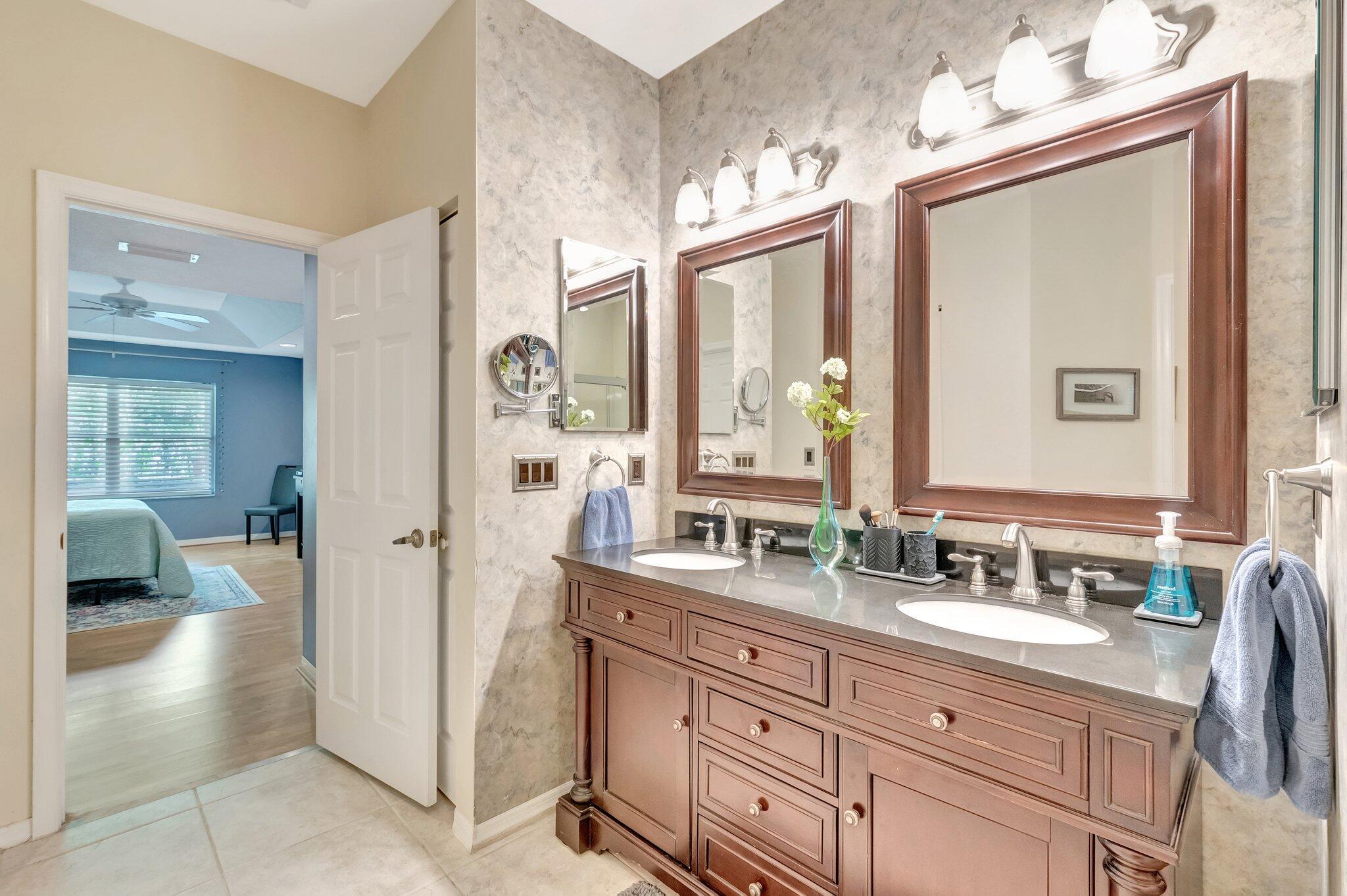 LA SEDONA - Residential Lease