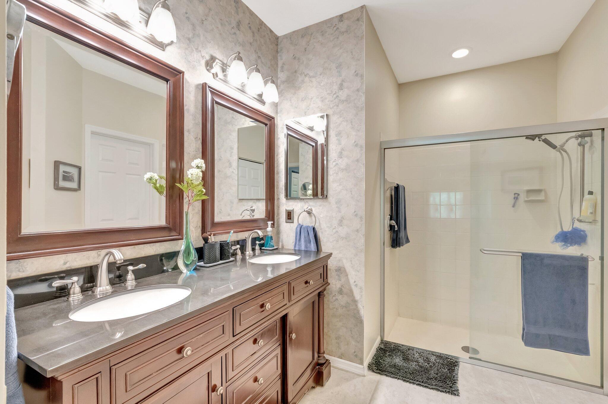 LA SEDONA - Residential Lease