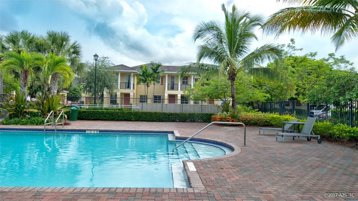 Paloma Lakes - Residential