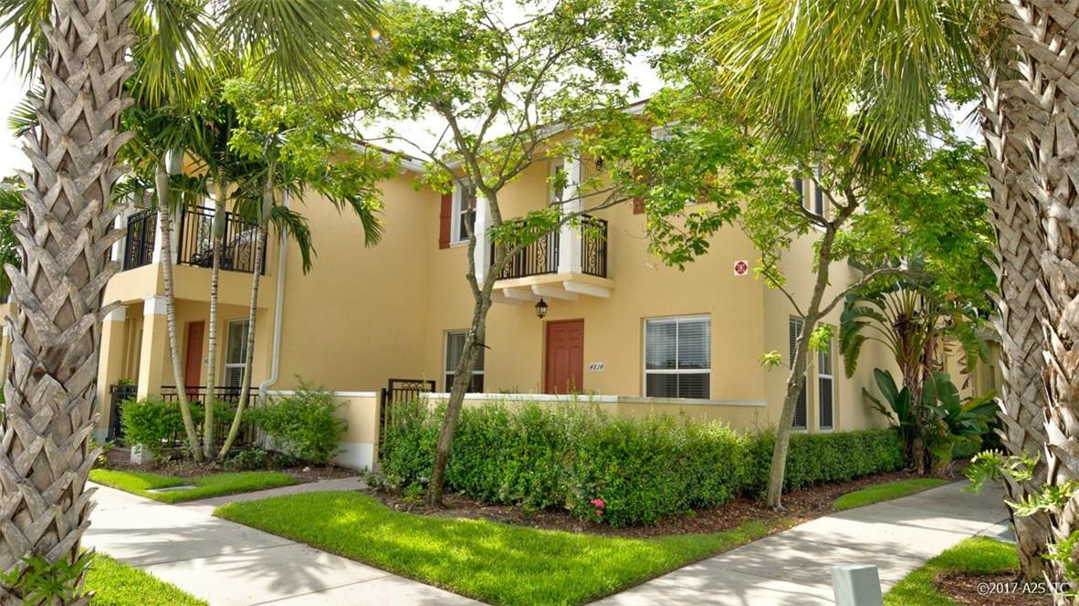 Paloma Lakes - Residential