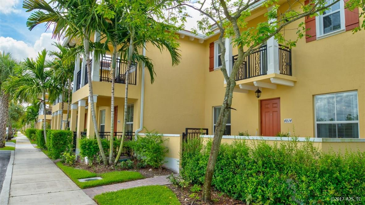 Paloma Lakes - Residential