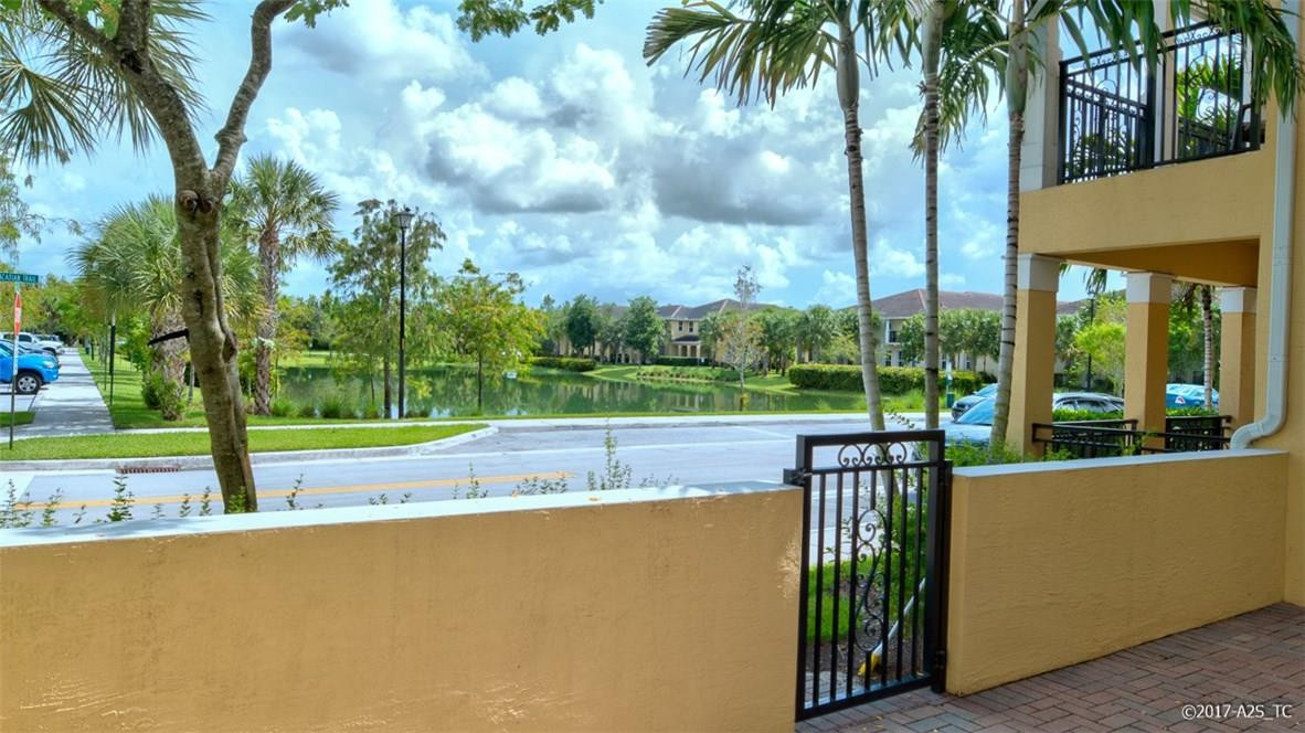 Paloma Lakes - Residential