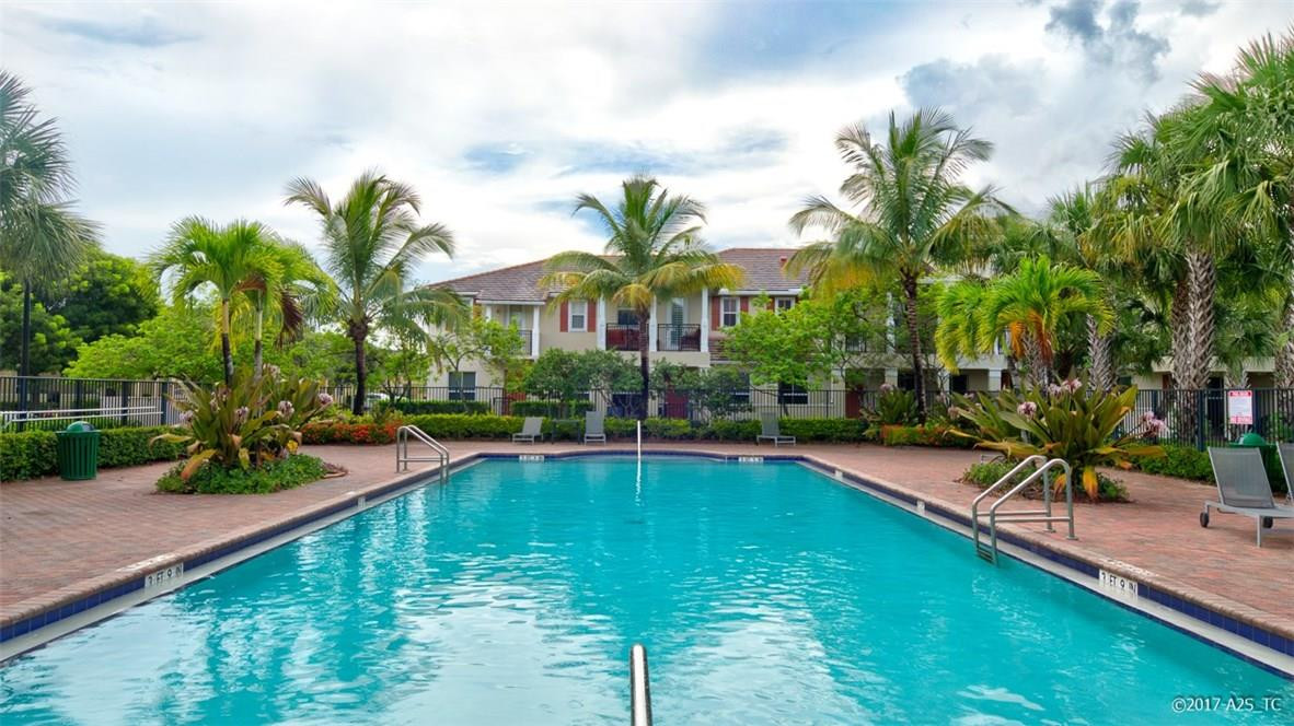 Paloma Lakes - Residential