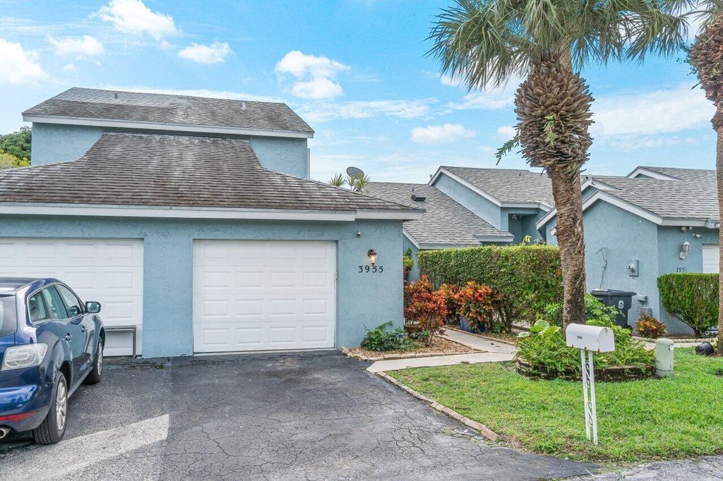 Photo of 3955 Island Club Circle W, Lake Worth, FL 33462 (MLS # R10946420)