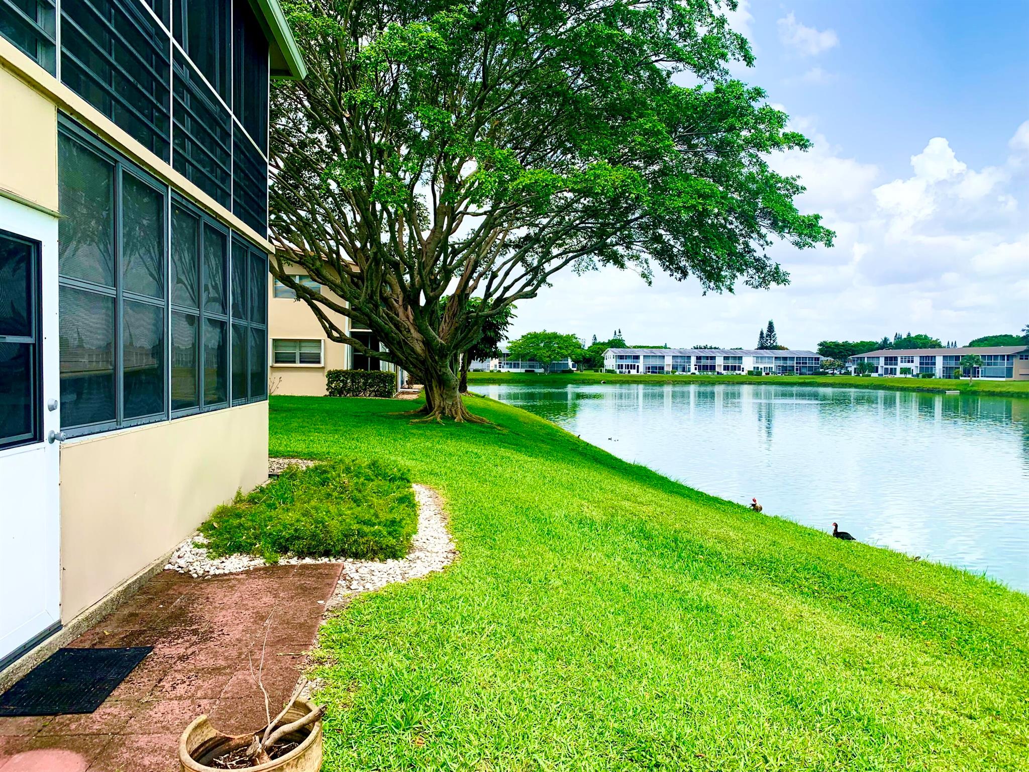 76 Chatham D, West Palm Beach, FL, 33417/$194,000 4 76 Chatham D
