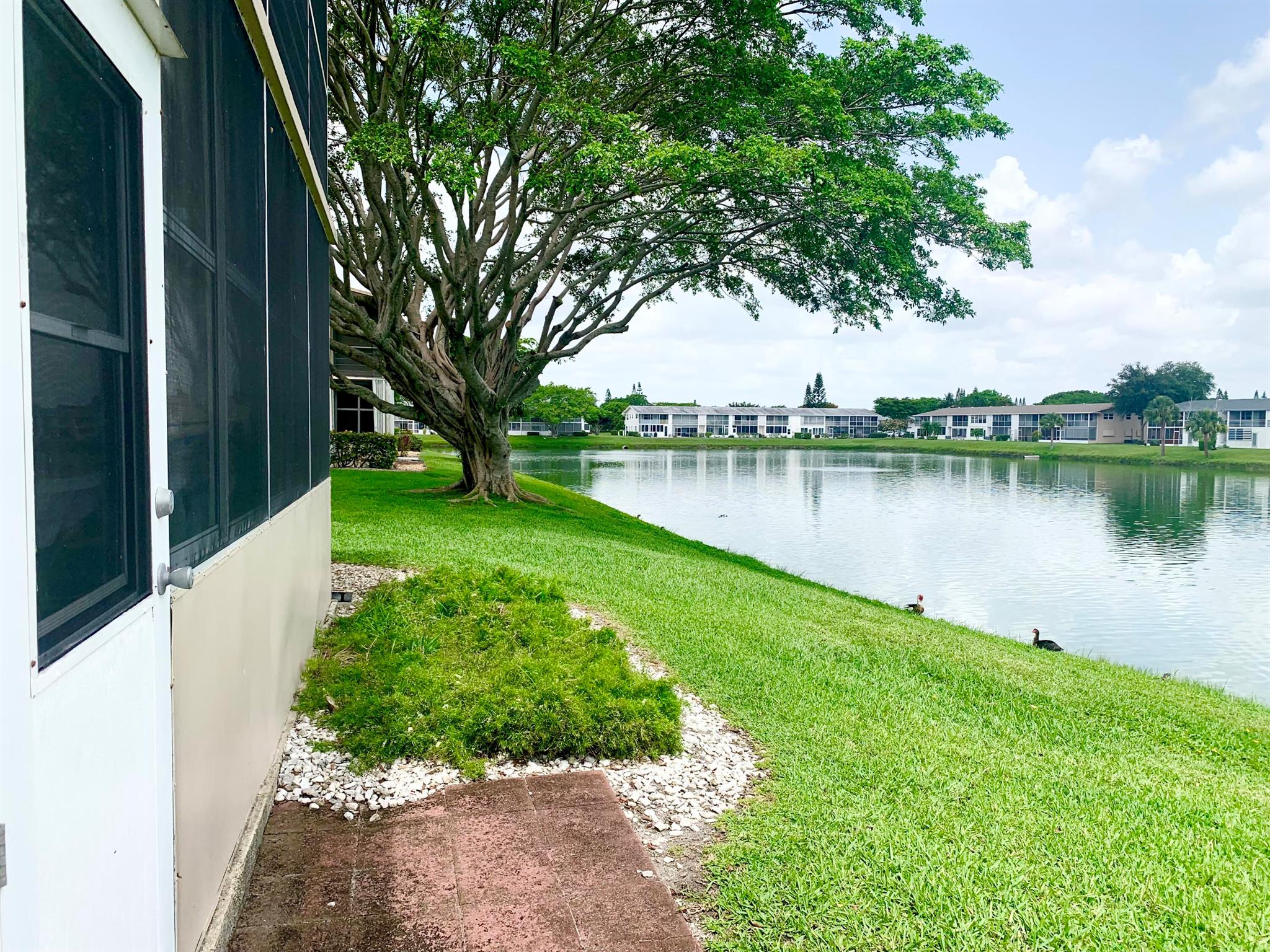 76 Chatham D, West Palm Beach, FL, 33417/$194,000 3 76 Chatham D
