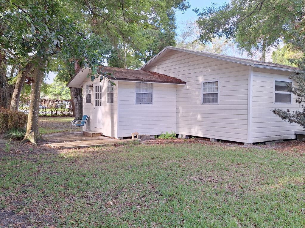 Photo of 4642 Edwards Road, Fort Pierce, FL 34981 (MLS # B26023937)