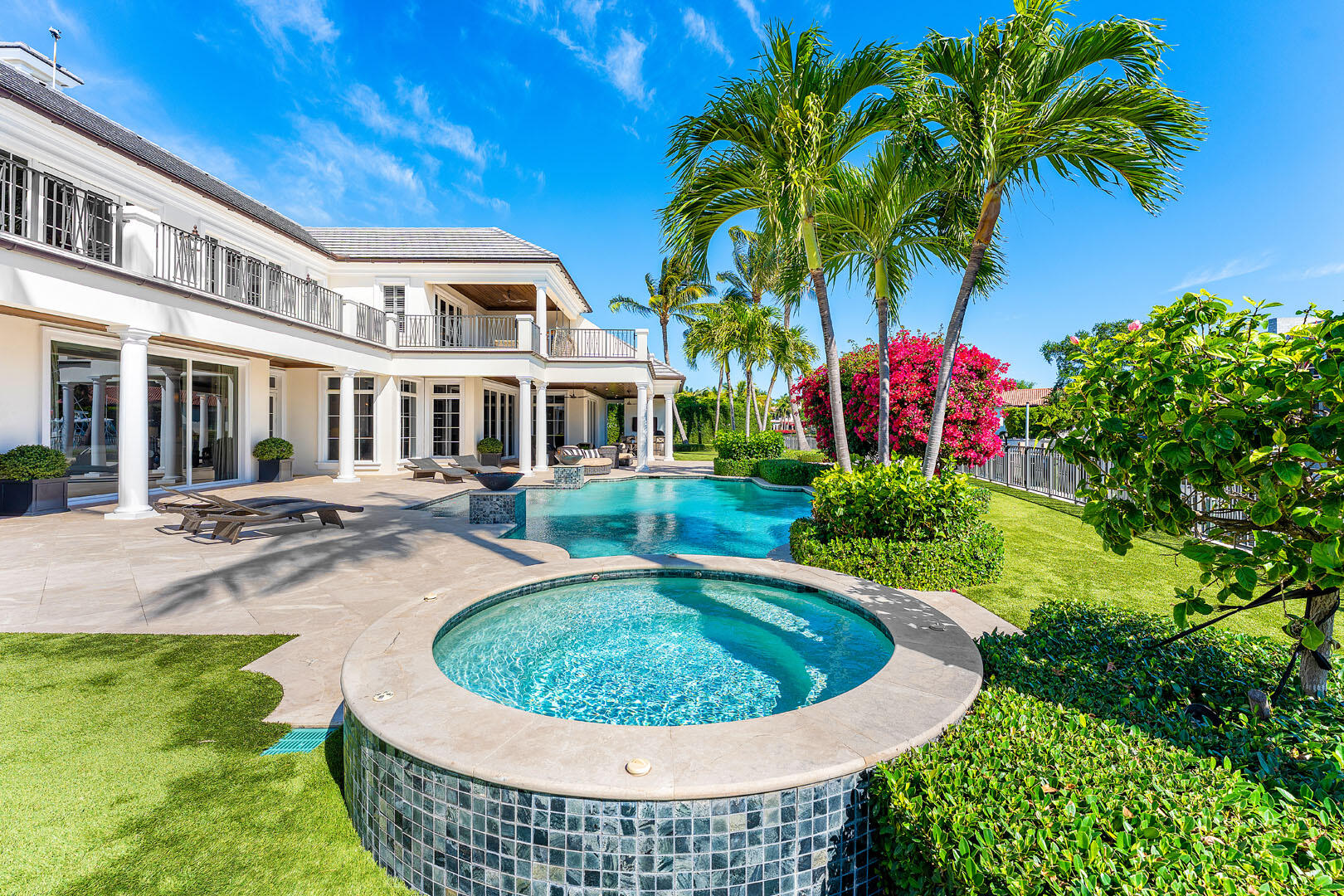 ROYAL PALM YACHT & COUNTRY CLUB - Residential
