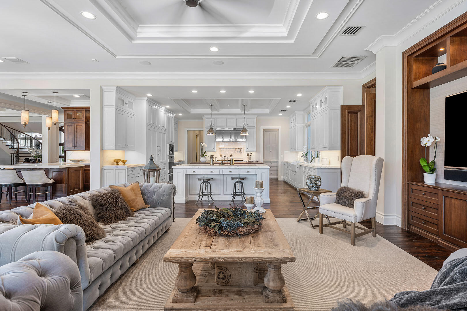 ROYAL PALM YACHT & COUNTRY CLUB - Residential