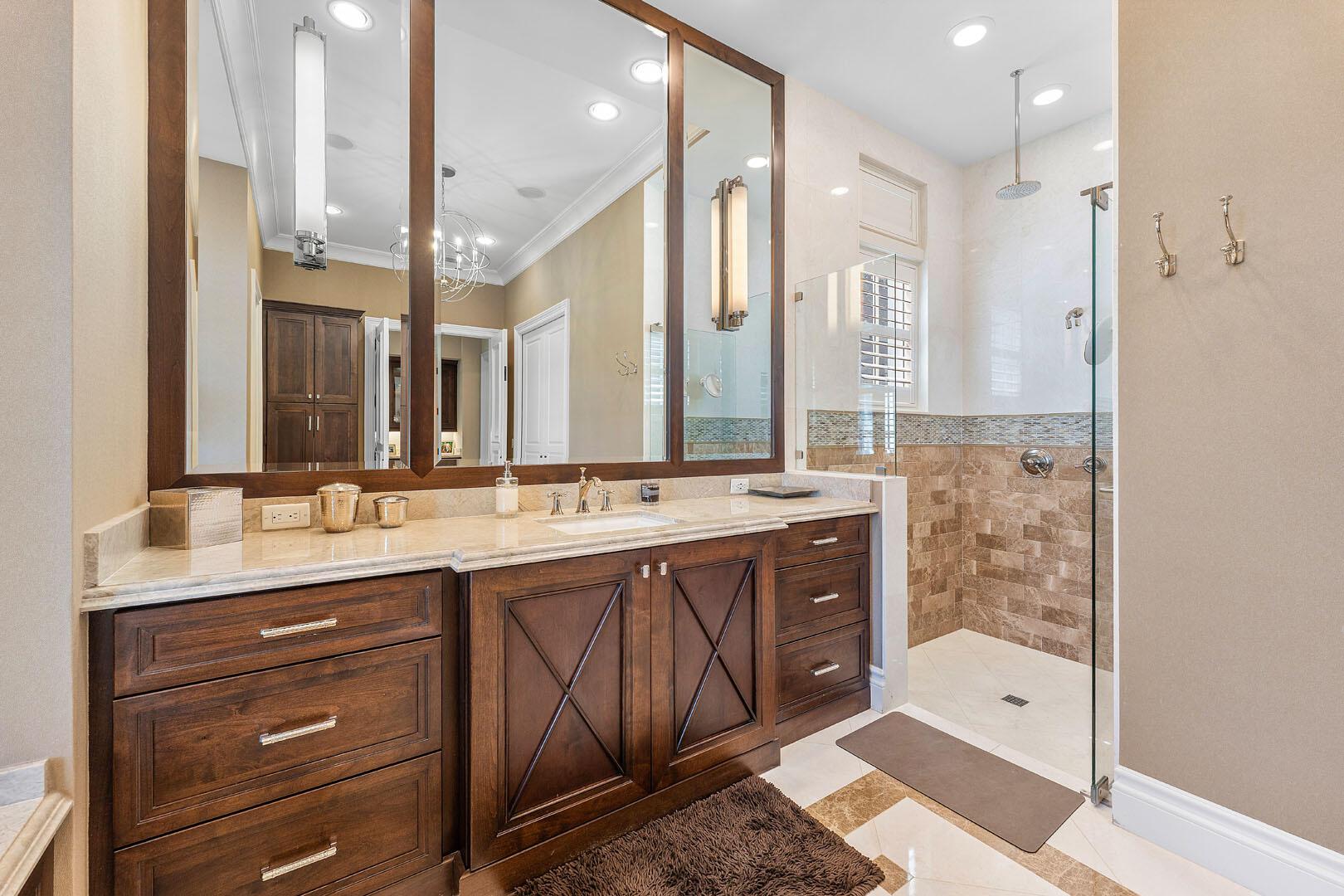 ROYAL PALM YACHT & COUNTR - Residential