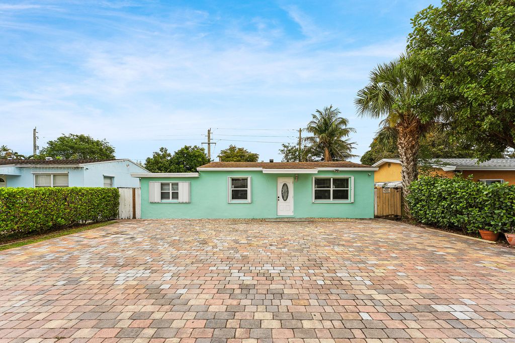 Photo of 522 Jackson Avenue, Greenacres, FL 33463 (MLS # B26020806)