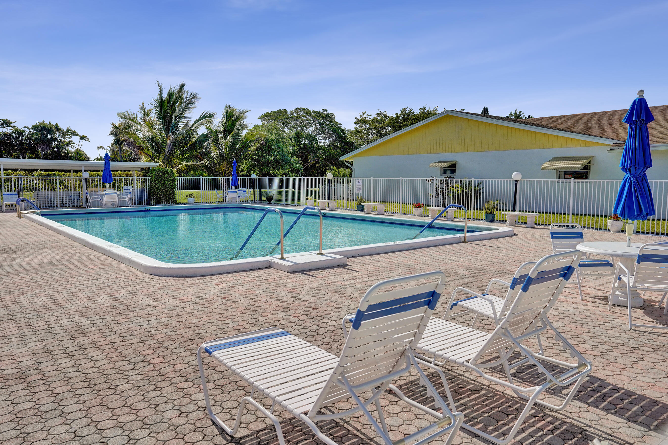 DELRAY VILLAS 1 - Residential