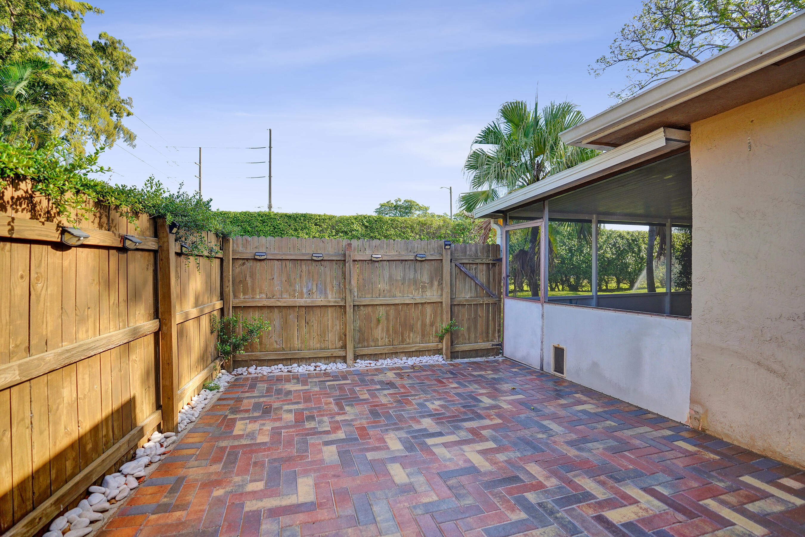 DELRAY VILLAS 1 - Residential