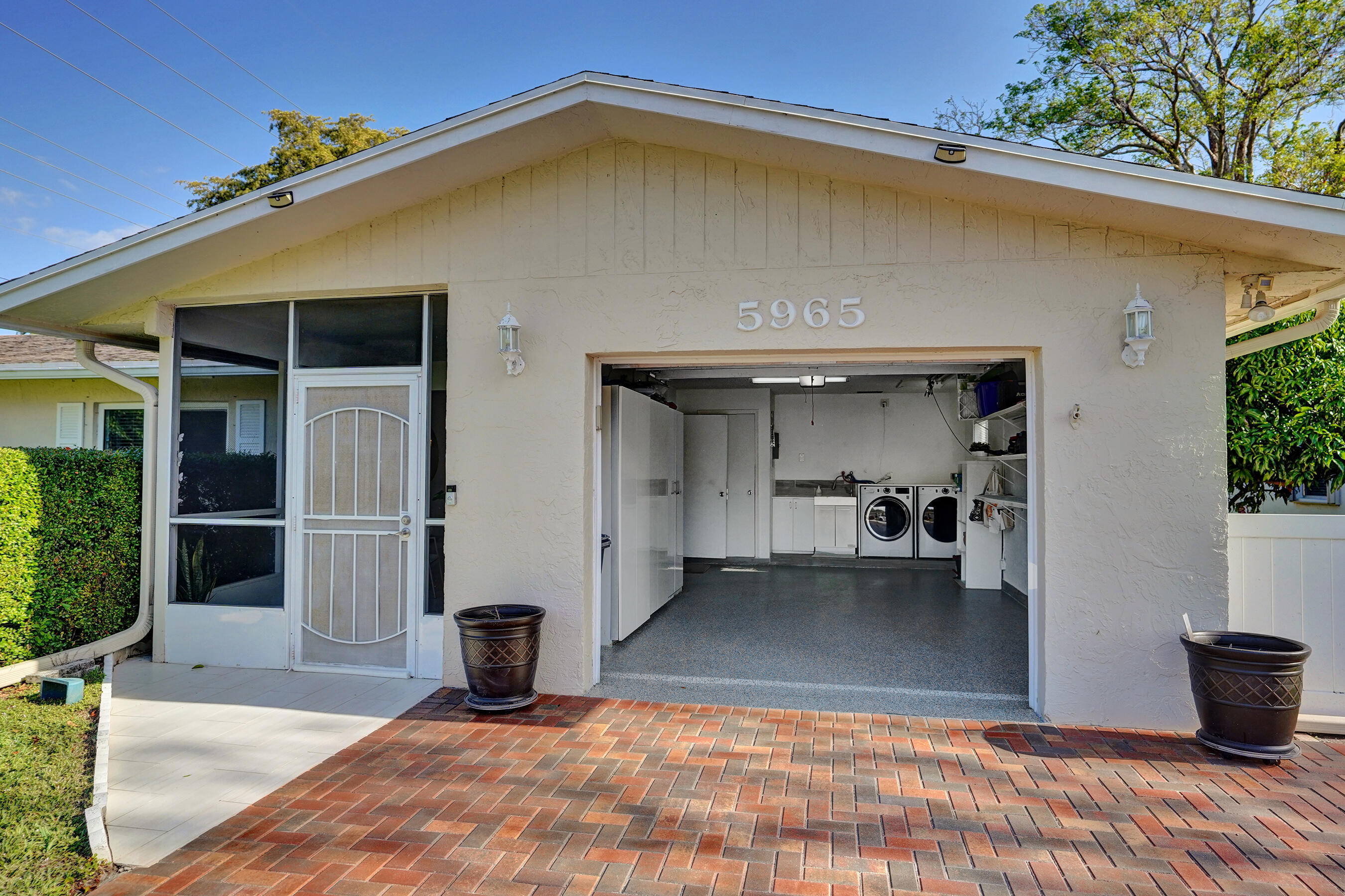 DELRAY VILLAS 1 - Residential