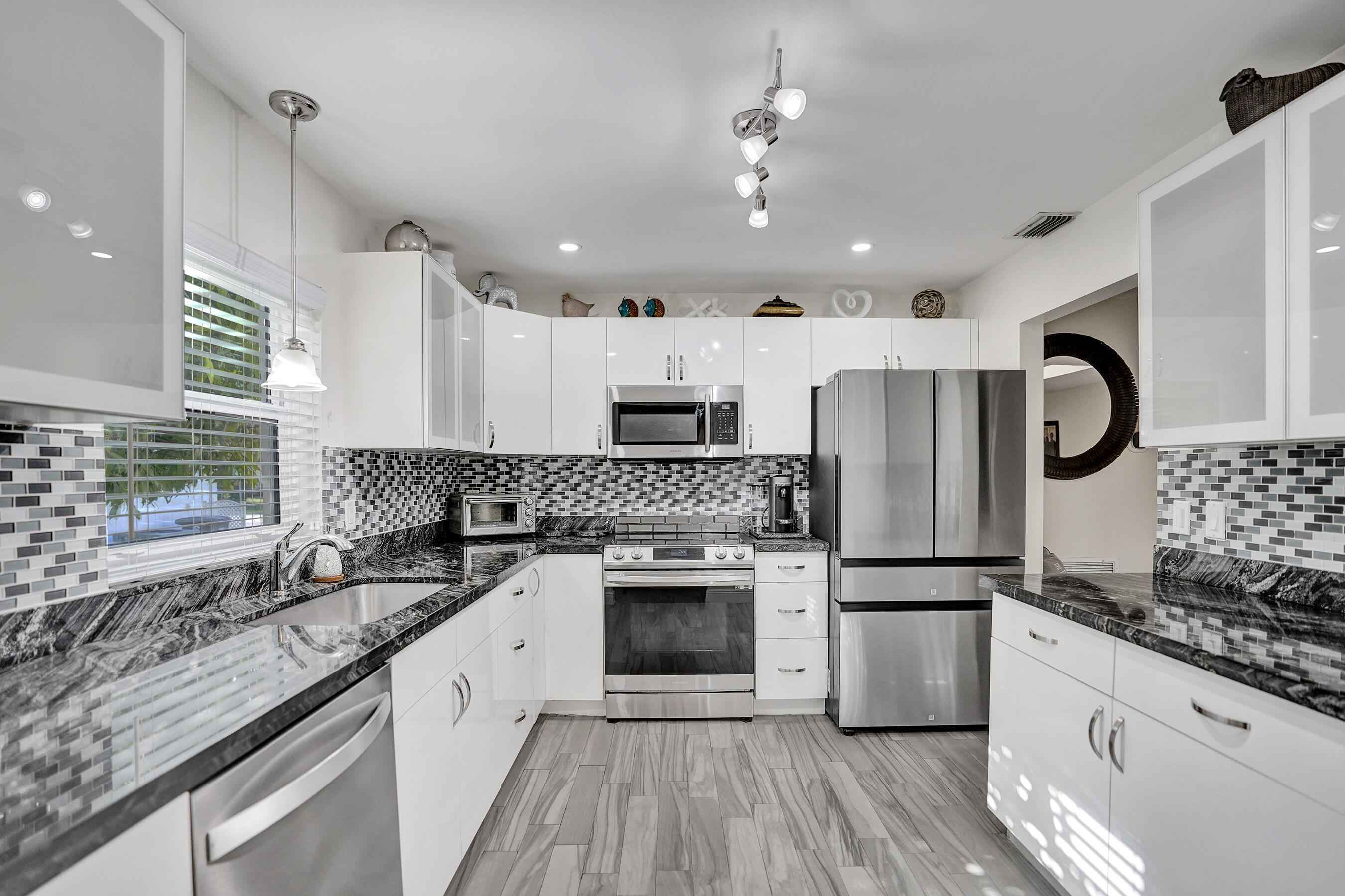 DELRAY VILLAS 1 - Residential