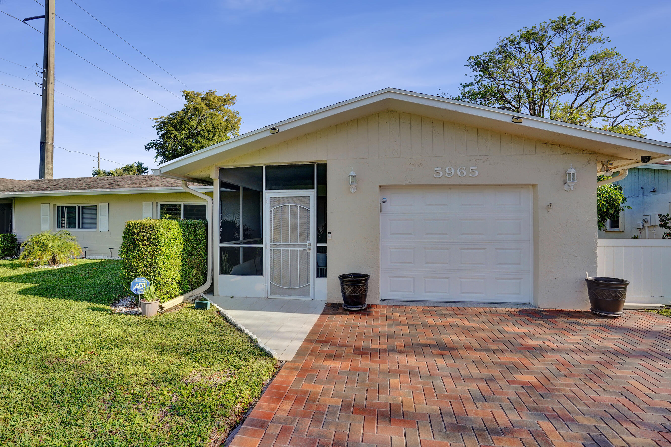 5965 Los Alamos Lane