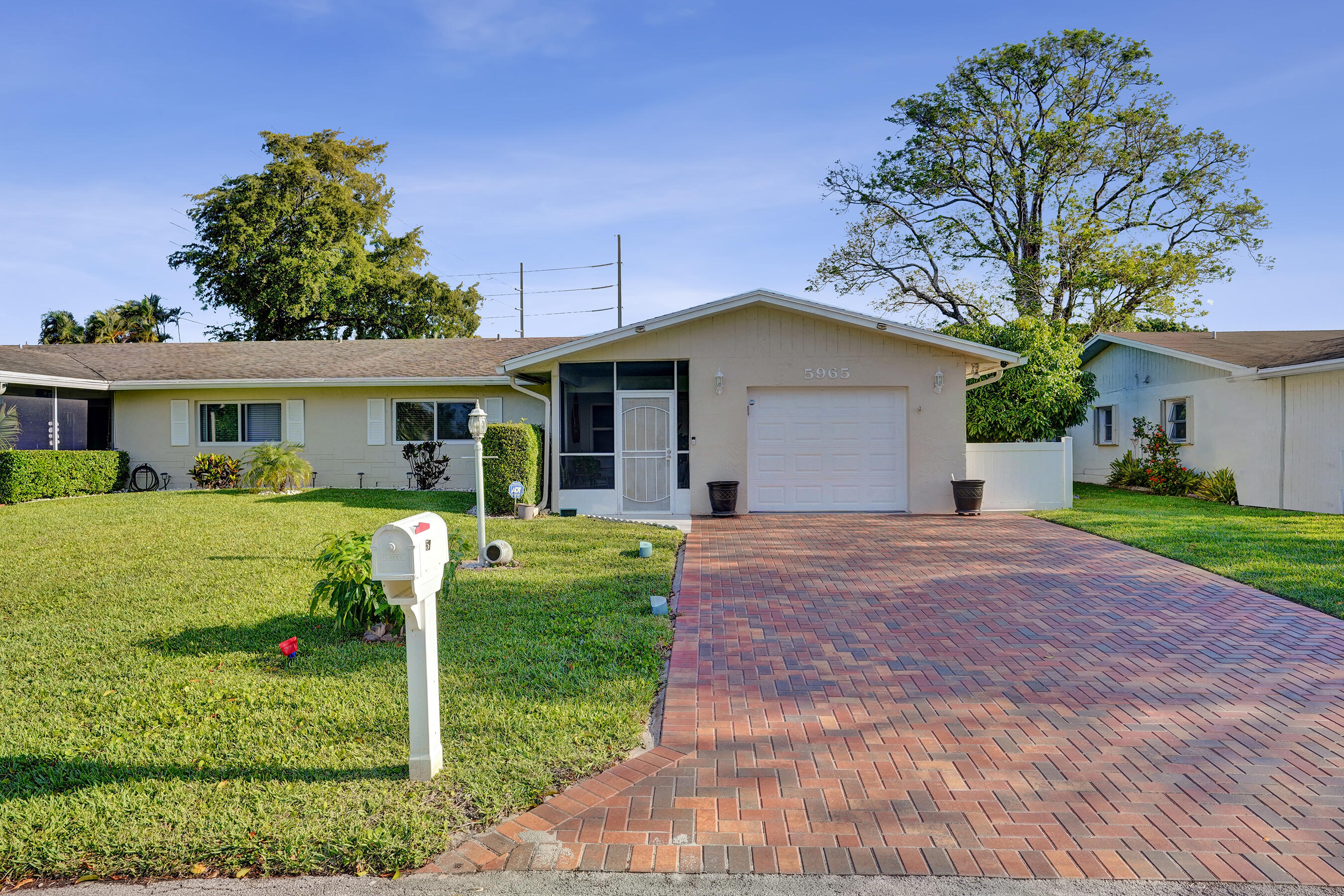 DELRAY VILLAS 1 - Residential
