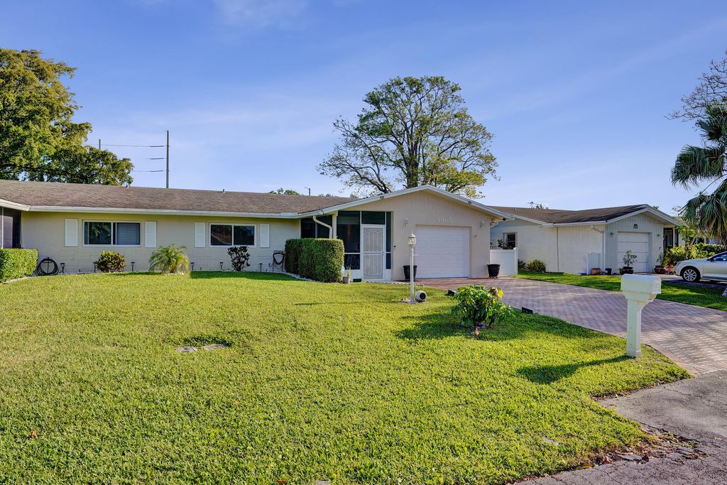 Photo of 5965 Los Alamos Lane, Delray Beach, FL 33484 (MLS # B26027411)