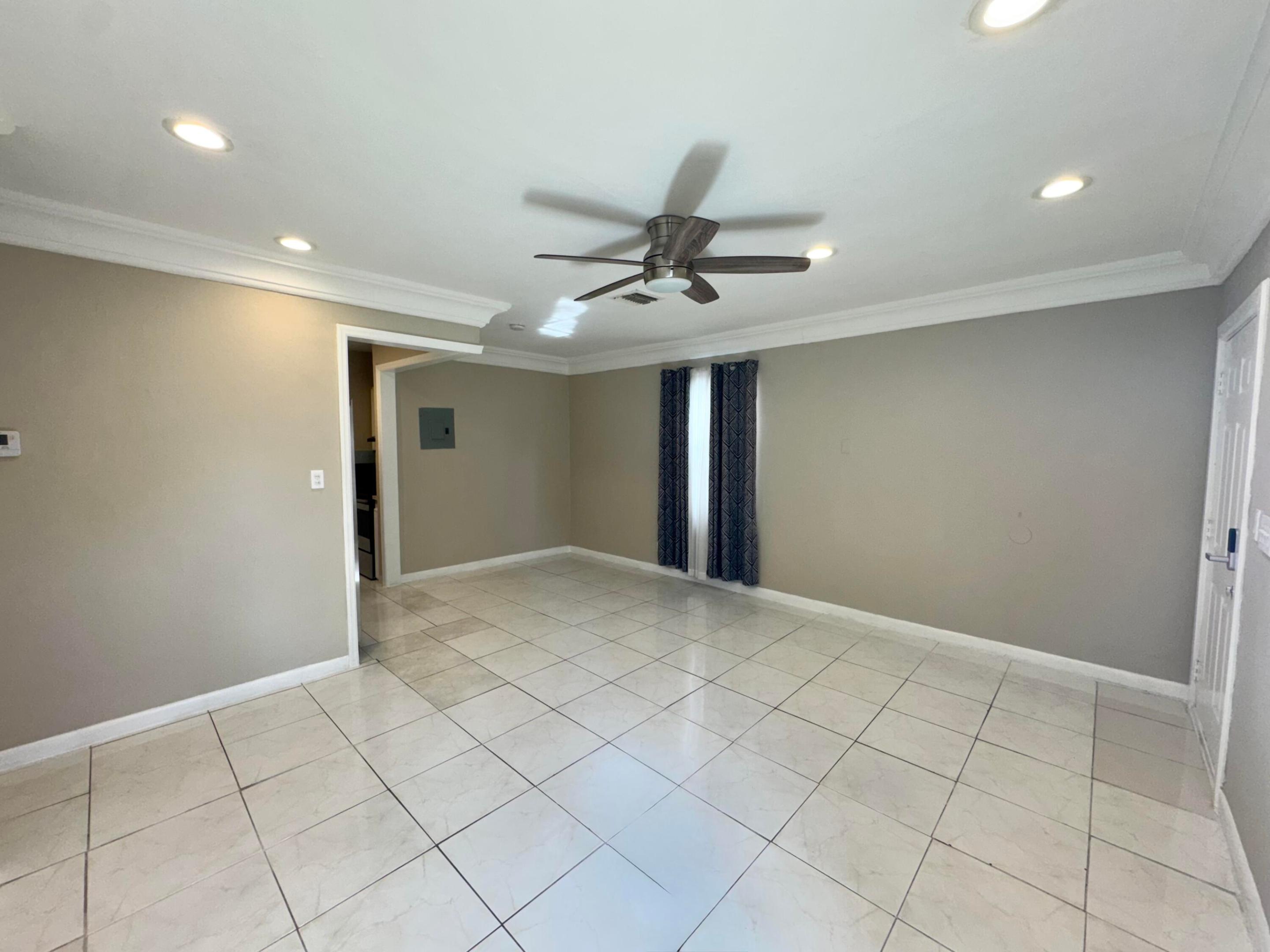 LINCOLN PARK SIXTH ADD - Residential Lease