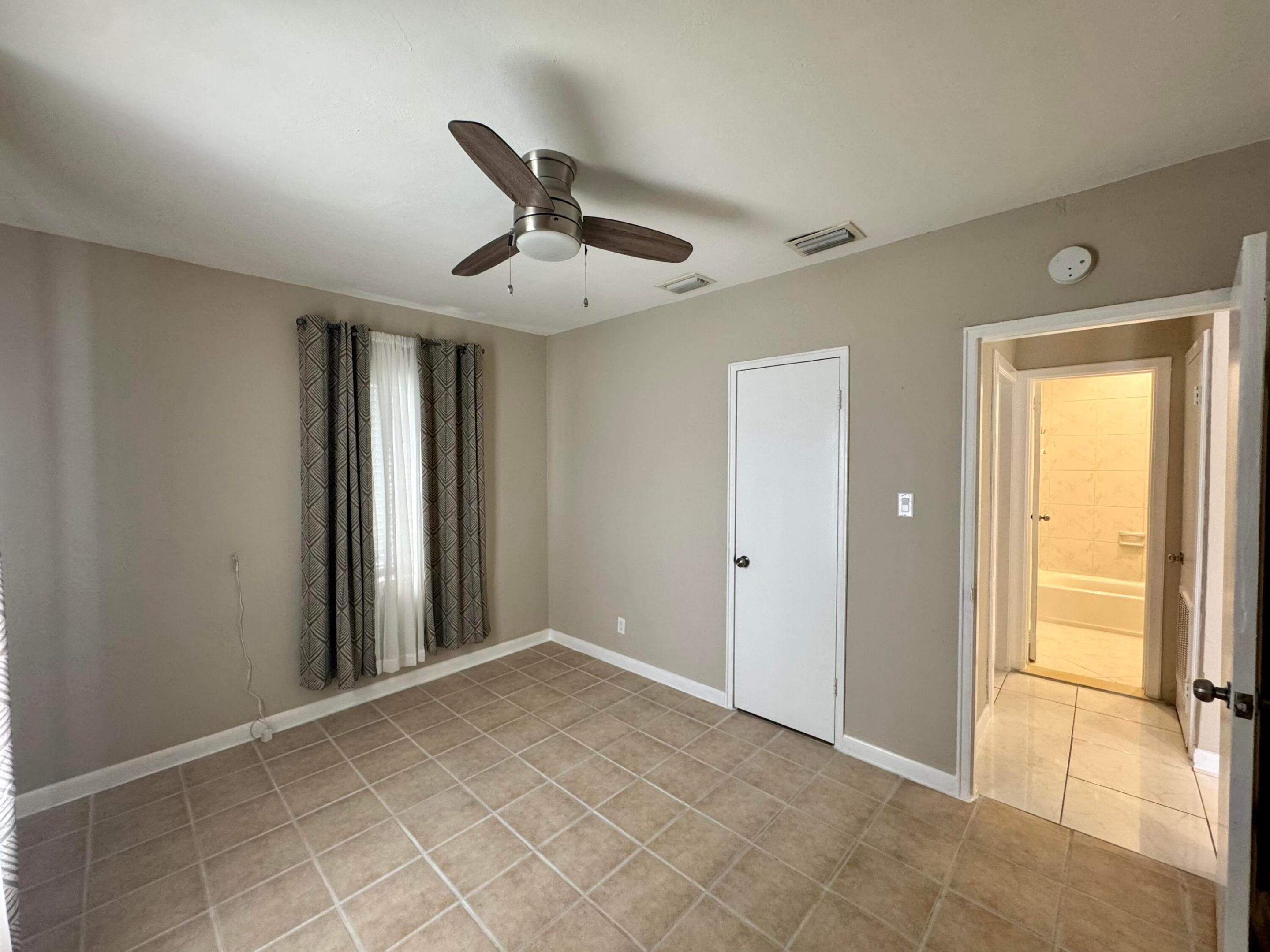 LINCOLN PARK SIXTH ADD - Residential Lease