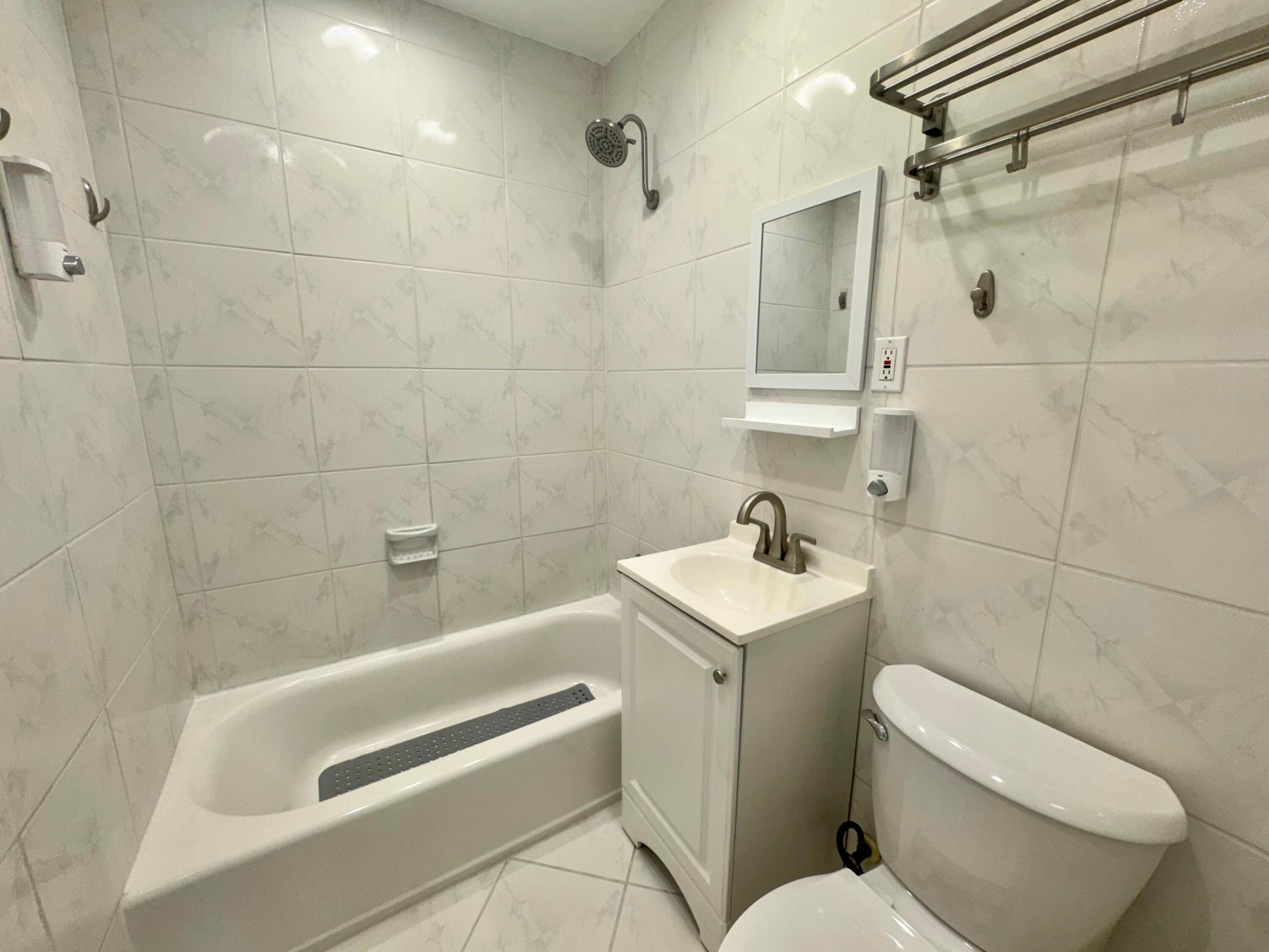 LINCOLN PARK SIXTH ADD - Residential Lease