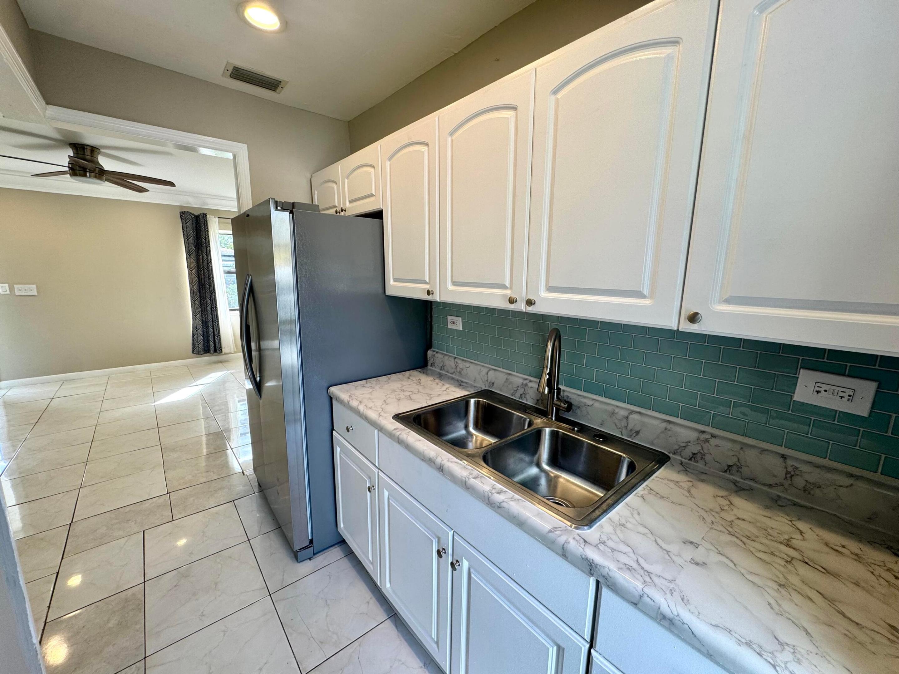 LINCOLN PARK SIXTH ADD - Residential Lease