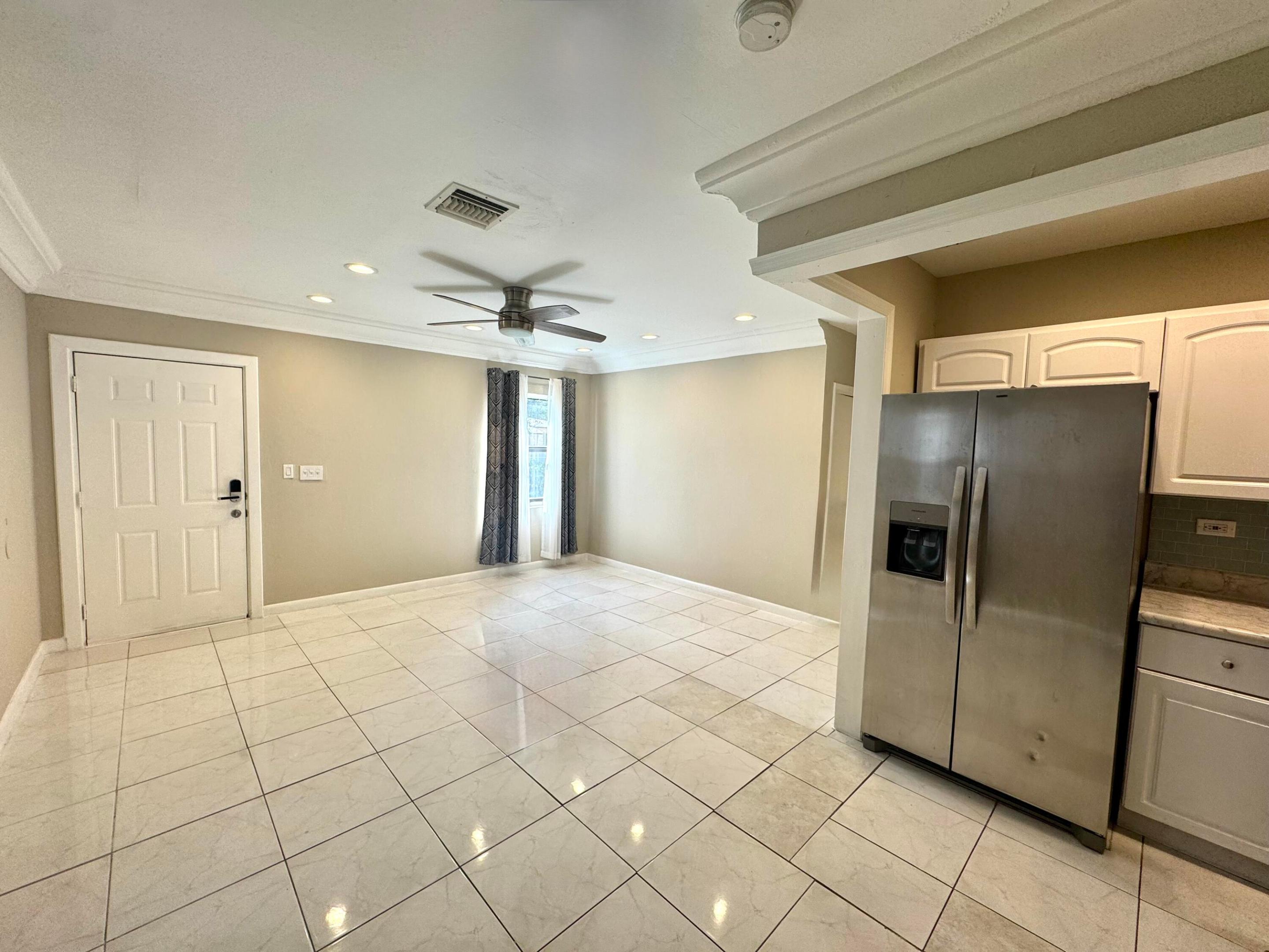 LINCOLN PARK SIXTH ADD - Residential Lease