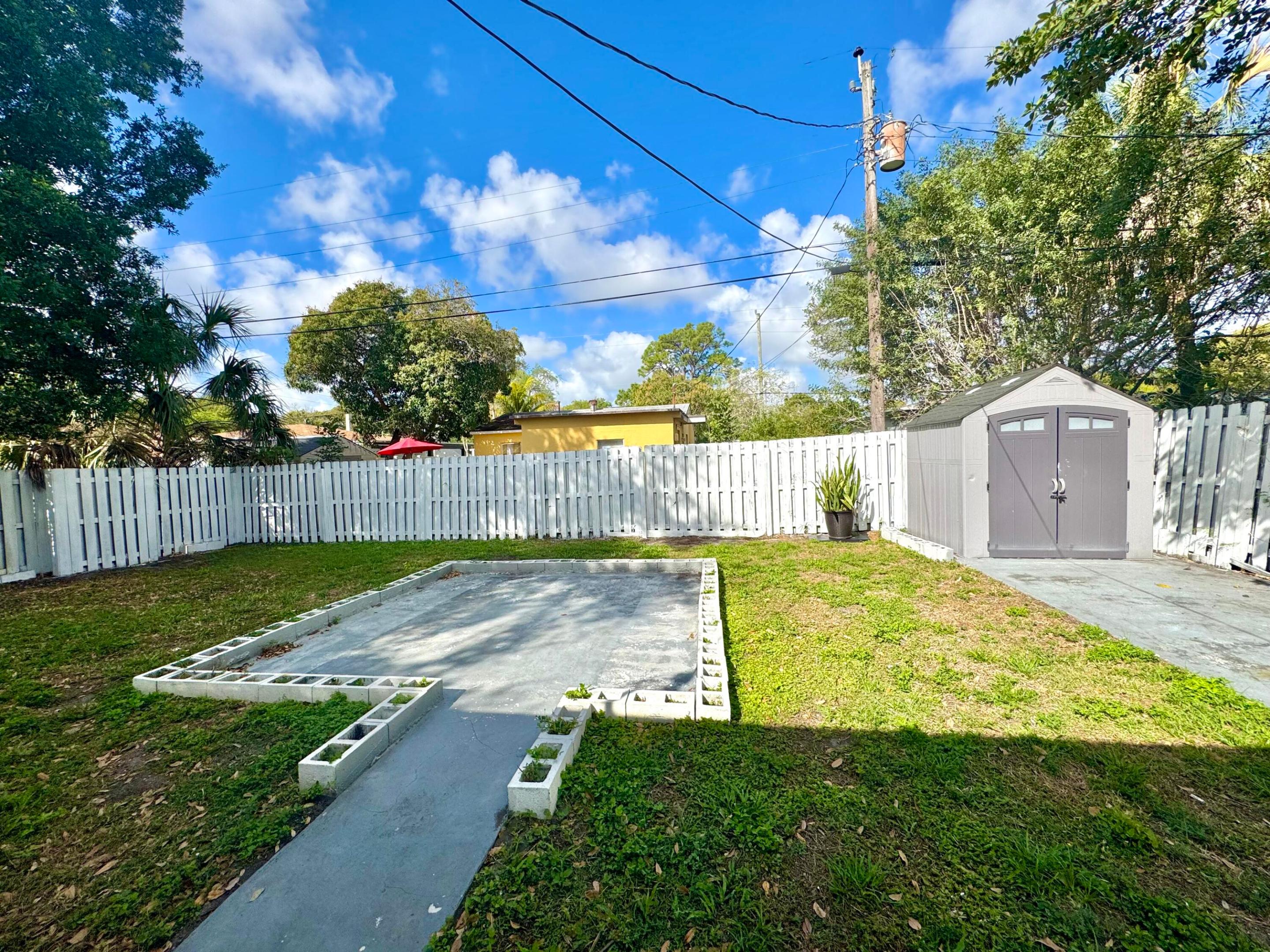 LINCOLN PARK SIXTH ADD - Residential Lease