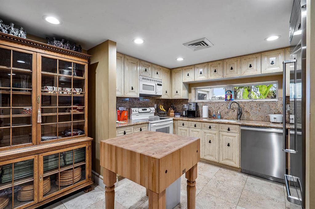 HILLSBORO MILE - Residential