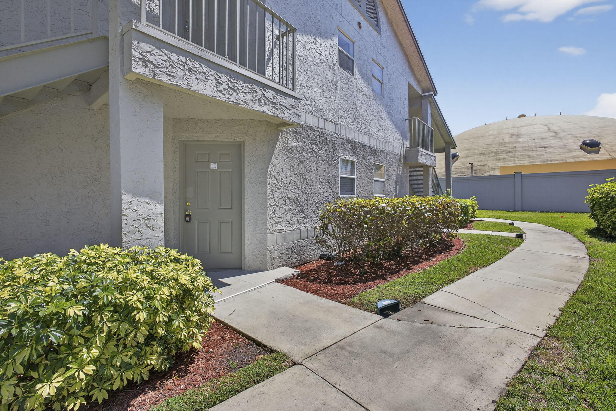PONTE VERDE AT PALM BEACH LAKES CONDO - Residential