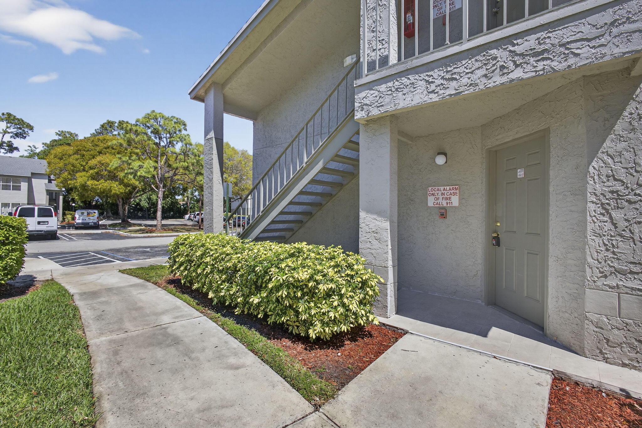 PONTE VERDE AT PALM BEACH LAKES CONDO - Residential