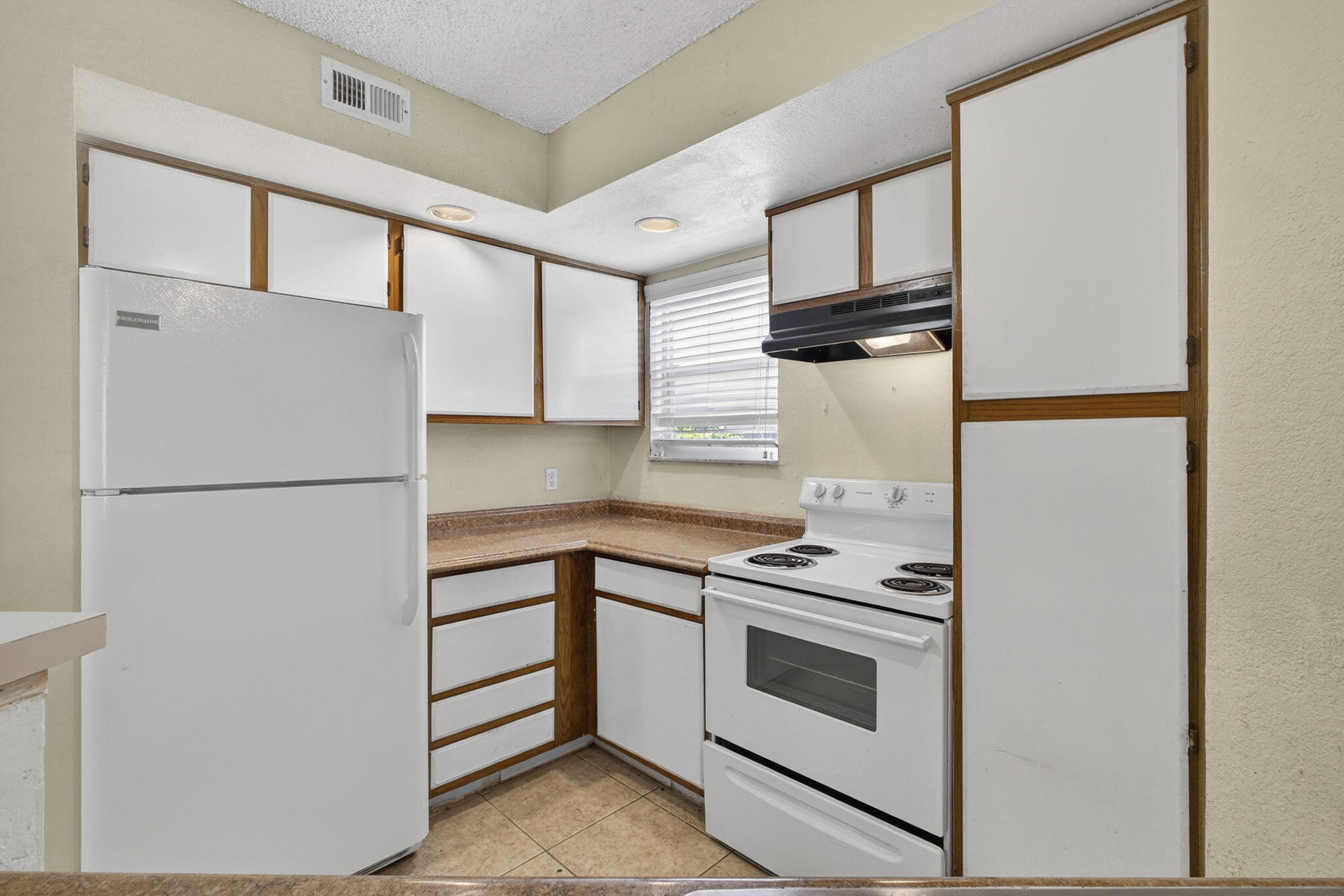 PONTE VERDE AT PALM BEACH LAKES CONDO - Residential