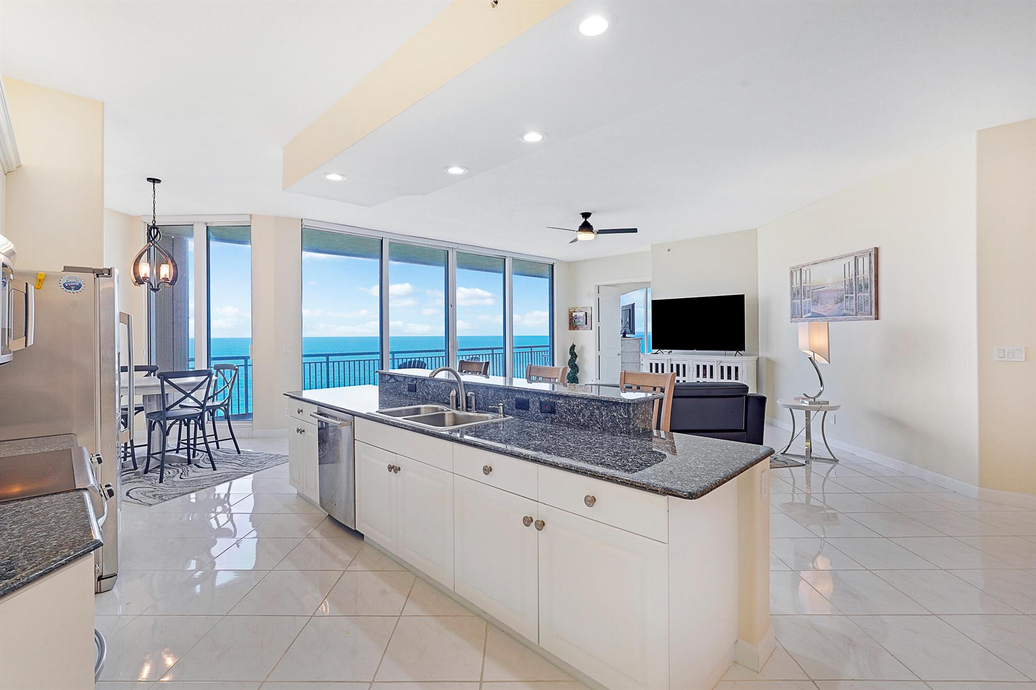 2900 N Highway A1a Ph-B, Hutchinson Island, FL, 34949/$1,300,000 4 2900 N Highway A1a Ph-B