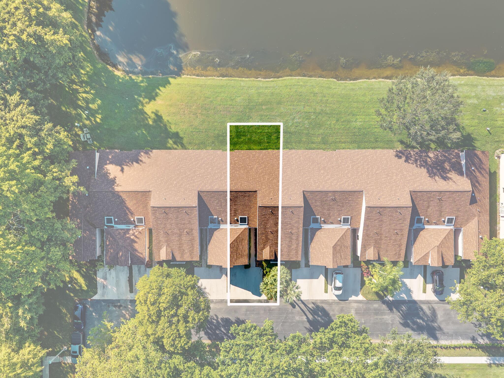 WHISPER WALK SEC C CONDO - Residential