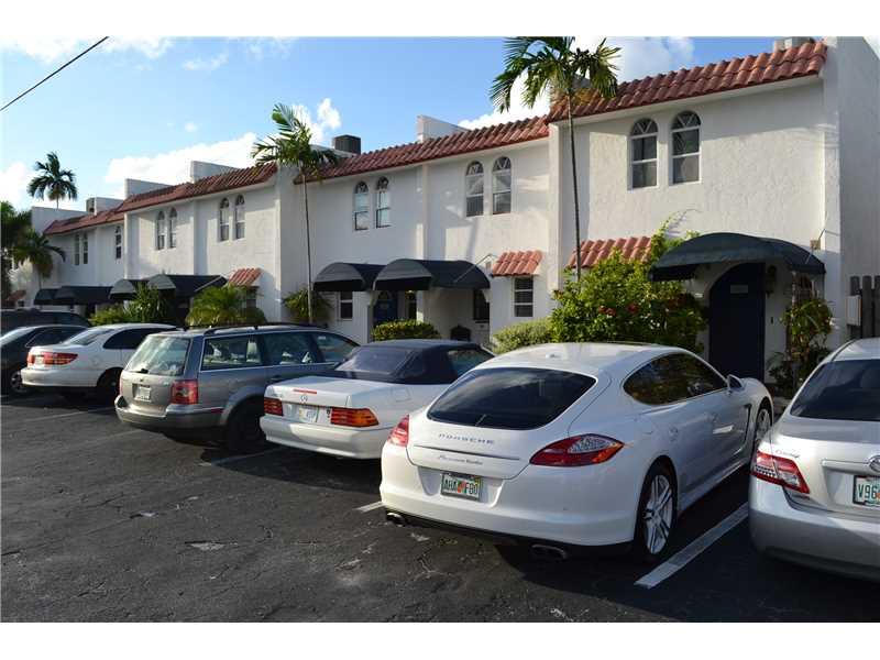 Boater's Dream! Beautiful 2 Bedroom, 2.5 Bath Townhouse in quiet Cull de sac. Comes with Dock, has Ocean access and only one large bridge, minutes away from Intracoastal. Brand new carpeting on second floor, new Washer/Dryer, new durable patio deck overlo oking Canal with your own private Boat Dockage. Rarely available Waterfront Townhomes, there are only 8 units in this Community, Low maintenance Fee, Immediate Rentals allowed. Master Bedroom has balcony with water view. Close to Shopping and Restaurants.