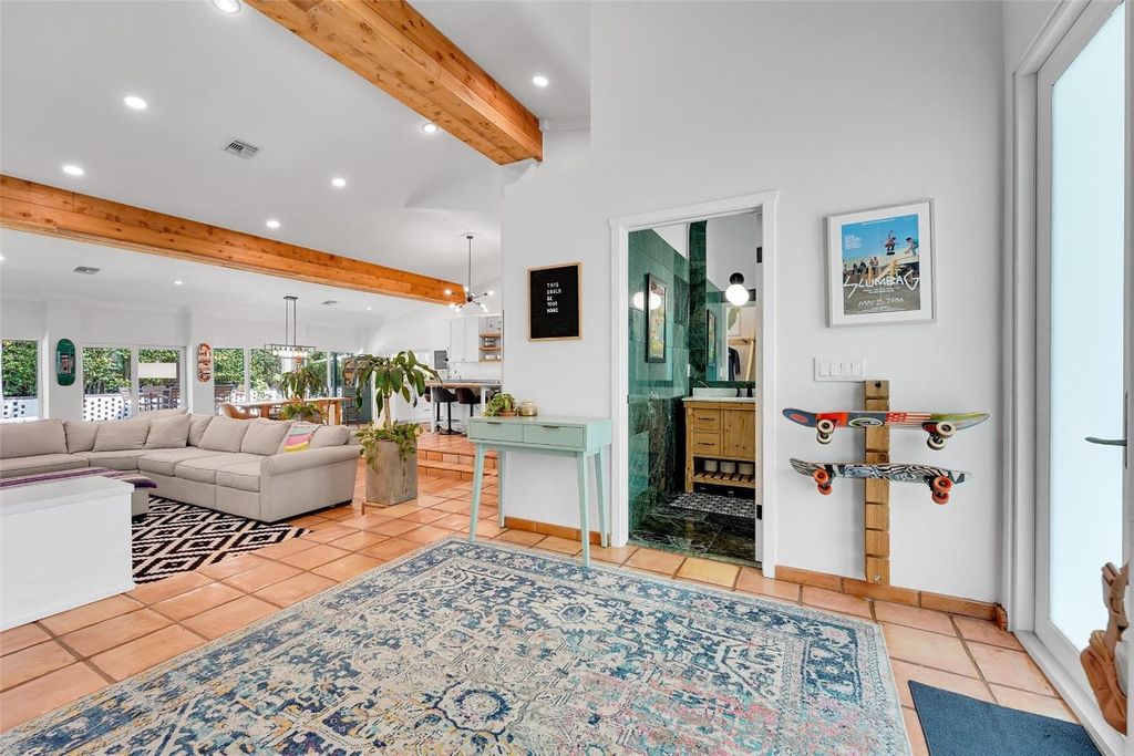 Photo of 2739 Oak Tree Lane, Fort Lauderdale, FL 33309 (MLS # F10526857)