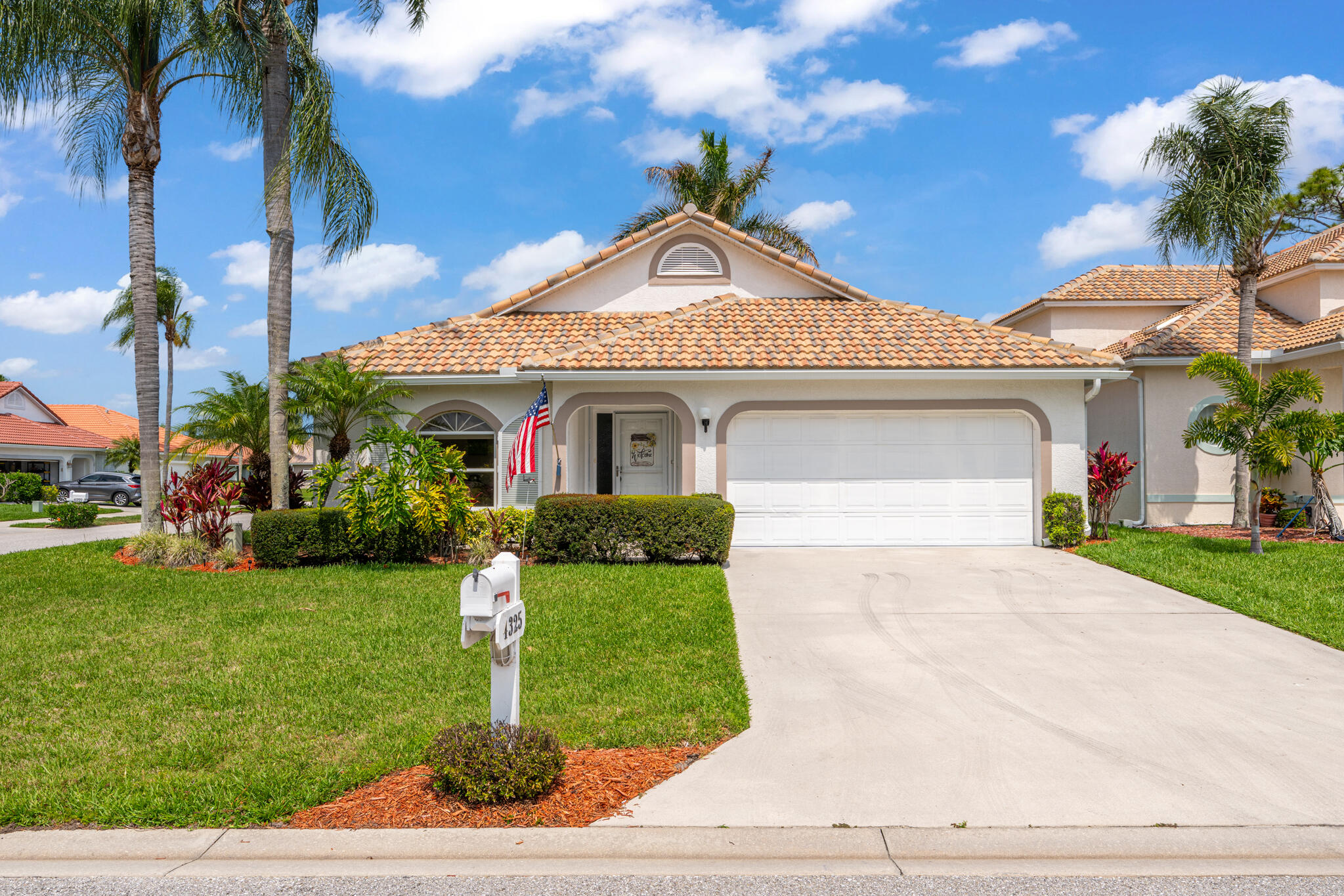 4325 SE Scotland Cay Way