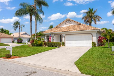 Photo of 4325 SE Scotland Cay Way, Stuart, FL 34997 (MLS # B26008100)