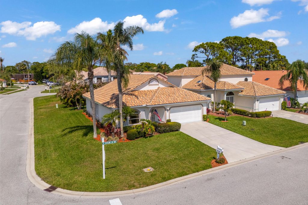 Photo of 4325 SE Scotland Cay Way, Stuart, FL 34997 (MLS # B26008100)