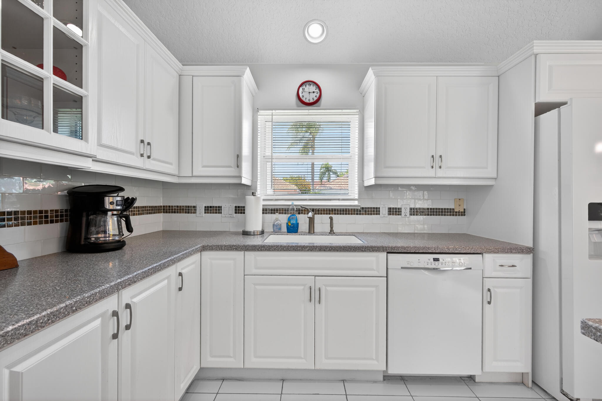 EMERALD LAKES - Residential