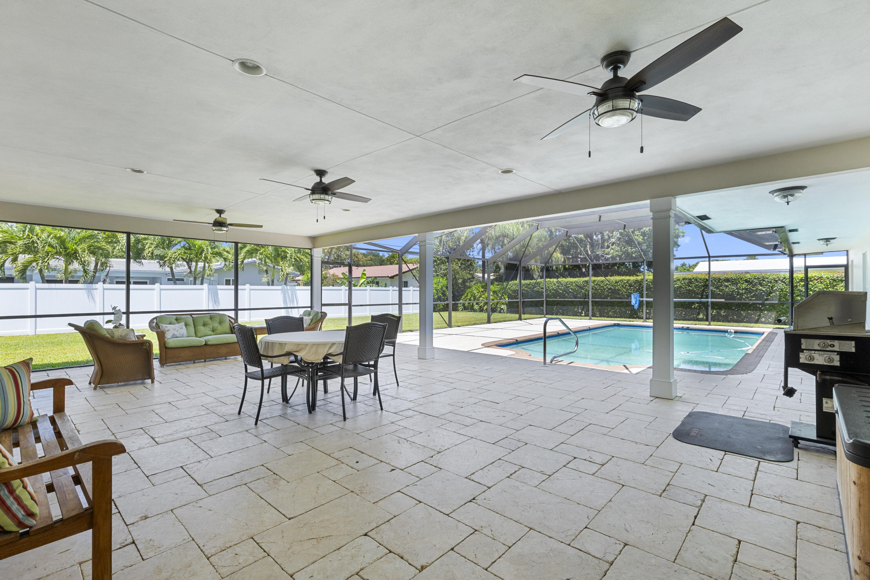 PLANTATIONS SECLUDED GARDENS - Residential