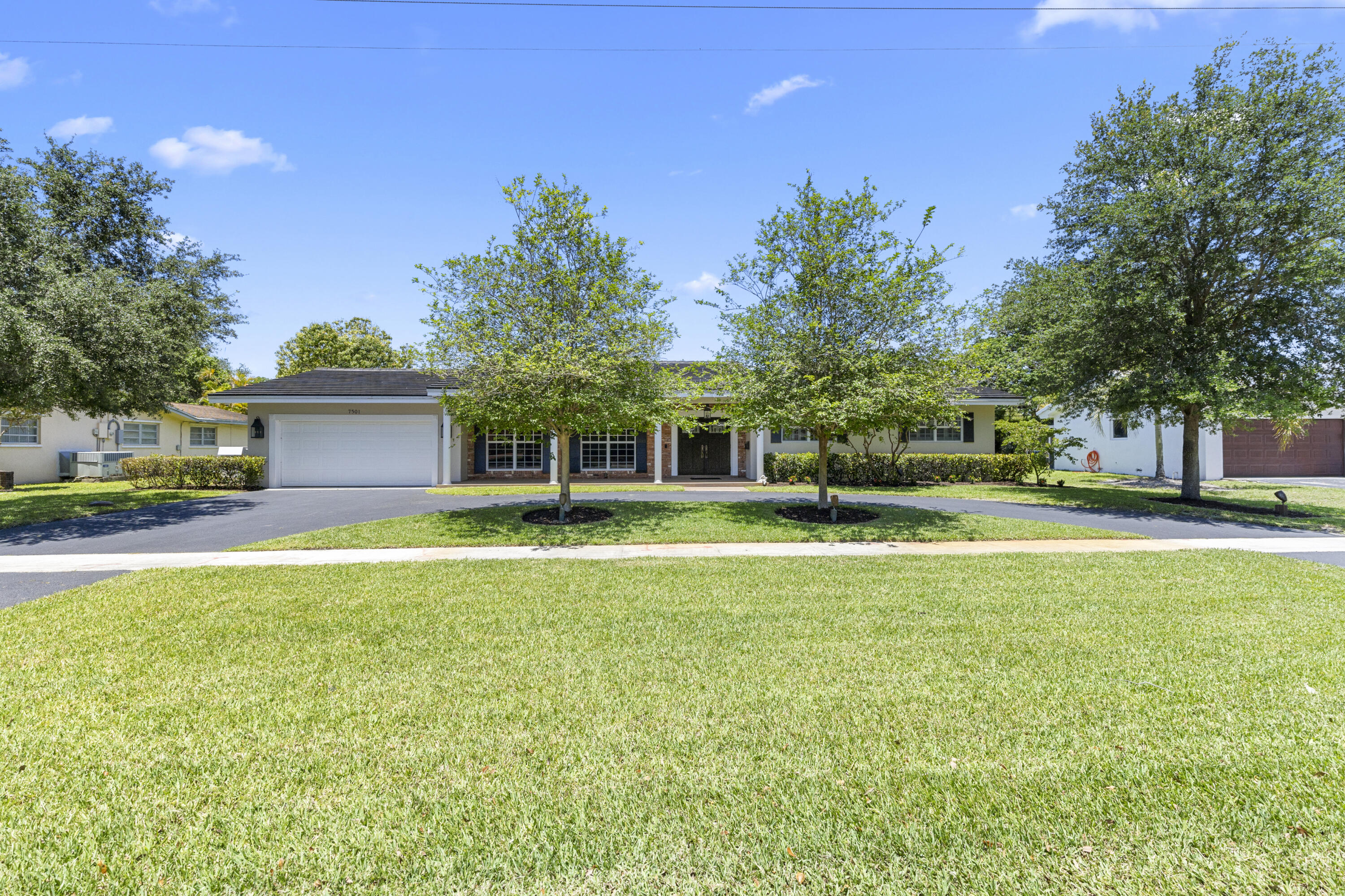 PLANTATIONS SECLUDED GARDENS - Residential