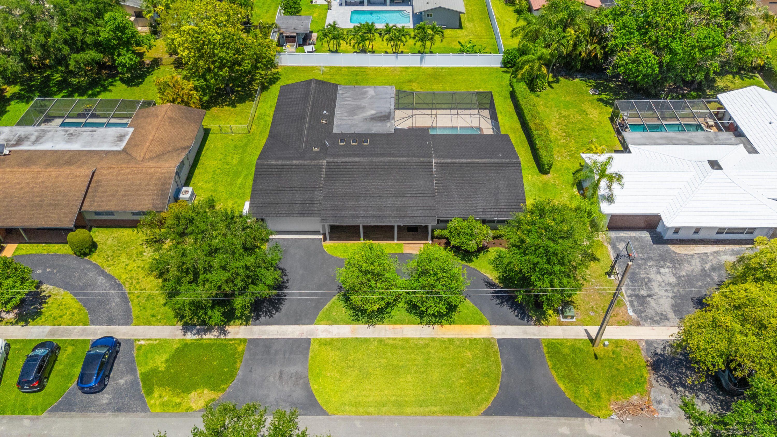 PLANTATIONS SECLUDED GARDENS - Residential